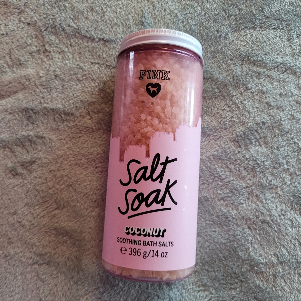 VS PINK Salt Soak